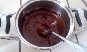 cioccolato-fondente-sciolto-a-bagnomaria